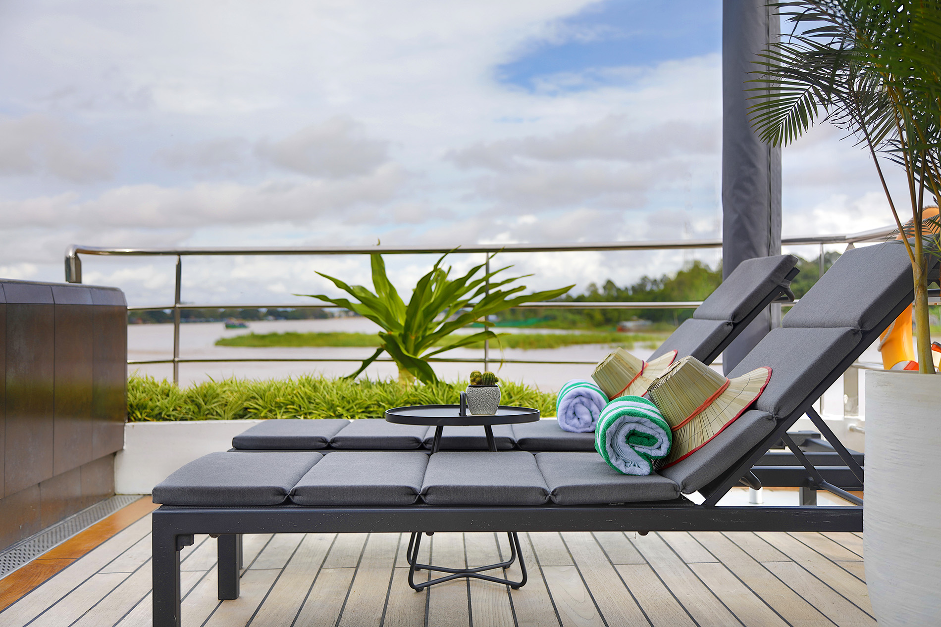 Emerald Waterways - Emerald Harmony - Pool Deck Sun Deck _11_.jpg